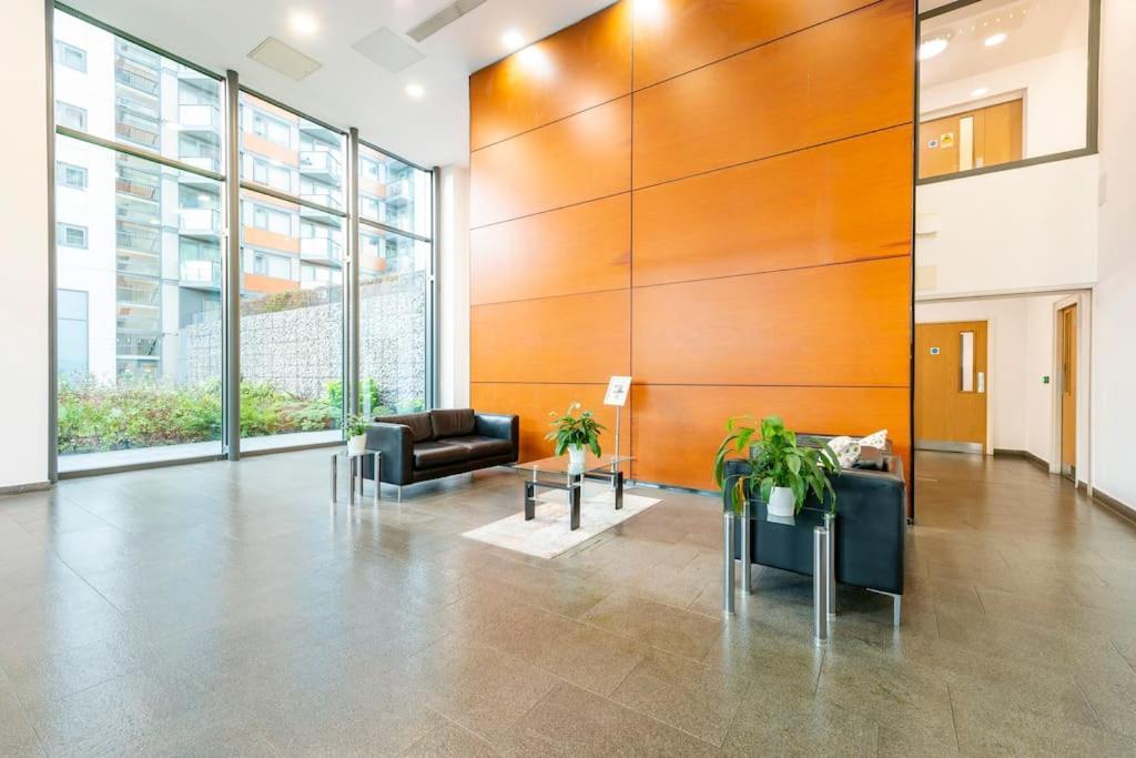 London Skylineviews 2 Bed 2 Bath Flat Near Canary Wharf, O2 & Excel Extérieur photo